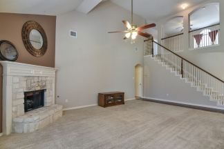 Large Mansfield High Home Centrally Located