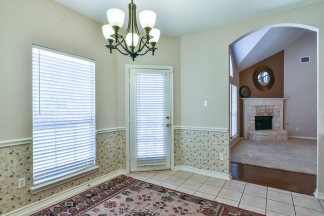 Large Mansfield High Home Centrally Located