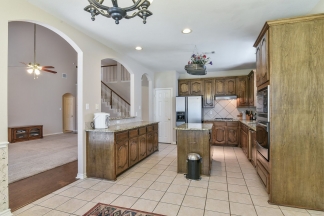 Large Mansfield High Home Centrally Located