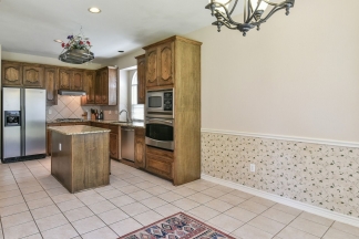 Large Mansfield High Home Centrally Located