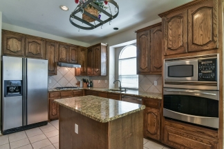 Large Mansfield High Home Centrally Located