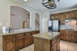 Large Mansfield High Home Centrally Located