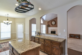 Large Mansfield High Home Centrally Located