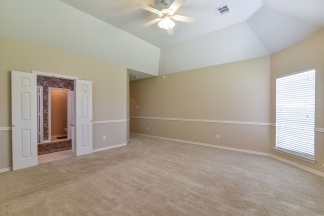 Large Mansfield High Home Centrally Located
