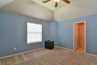 Large Mansfield High Home Centrally Located