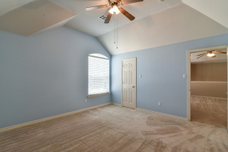 Large Mansfield High Home Centrally Located