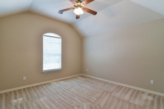 Large Mansfield High Home Centrally Located