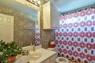 Large Mansfield High Home Centrally Located
