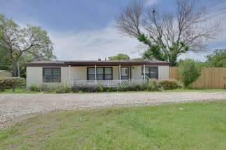 Mansfield ISD 3/2/2 on well over 1/2 acre fenced