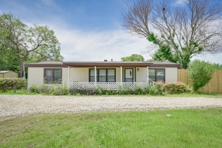 Mansfield ISD 3/2/2 on well over 1/2 acre fenced