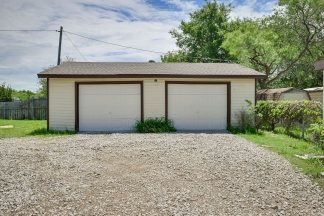 Mansfield ISD 3/2/2 on well over 1/2 acre fenced