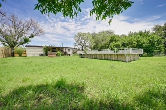 Mansfield ISD 3/2/2 on well over 1/2 acre fenced