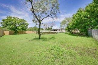 Mansfield ISD 3/2/2 on well over 1/2 acre fenced