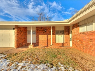 Spacious 3 Bedroom 2 bath near Wildewood Hills, OKC!