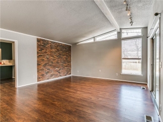 Spacious 3 Bedroom 2 bath near Wildewood Hills, OKC!