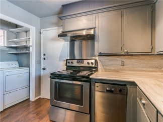 Spacious 3 Bedroom 2 bath near Wildewood Hills, OKC!