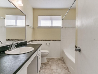 Spacious 3 Bedroom 2 bath near Wildewood Hills, OKC!