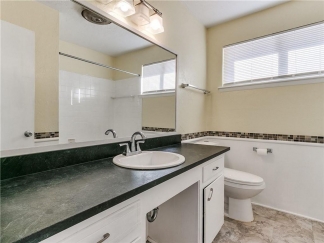 Spacious 3 Bedroom 2 bath near Wildewood Hills, OKC!