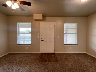 Welcome to your charming 1 bed 1 bath apartment located just off the Historic Route 66/NW 39th Expressway!