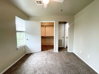 Welcome to your charming 1 bed 1 bath apartment located just off the Historic Route 66/NW 39th Expressway!
