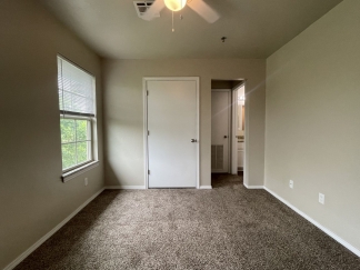 Welcome to your charming 1 bed 1 bath apartment located just off the Historic Route 66/NW 39th Expressway!