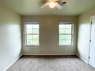 Welcome to your charming 1 bed 1 bath apartment located just off the Historic Route 66/NW 39th Expressway!