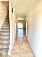 3 Bedroom Townhome for Rent in Rogers! AVAILABLE MID AUGUST