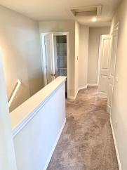 3 Bedroom Townhome for Rent in Rogers! AVAILABLE MID AUGUST