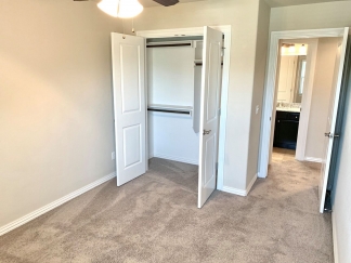 3 Bedroom Townhome for Rent in Rogers! AVAILABLE MID AUGUST