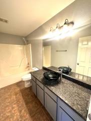 Large 3 BR 2.5 BA In Bentonville!