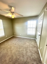 Large 3 BR 2.5 BA In Bentonville!