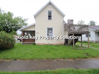 Spacious 2 BR 1 BA Apartment with New Paint and Carpet. (NO SECTION 8)