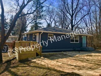 Great 3 Bedroom 1.5 Bathroom Home in Washington Township!