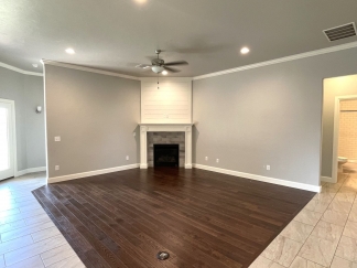 Edmond's Finest: Immaculate Home with Central AC, Wood Privacy Fencing, and Modern Amenities!- COMING SOON!!