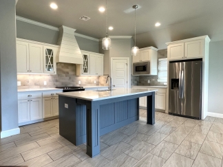 Edmond's Finest: Immaculate Home with Central AC, Wood Privacy Fencing, and Modern Amenities!- COMING SOON!!