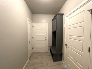 Edmond's Finest: Immaculate Home with Central AC, Wood Privacy Fencing, and Modern Amenities!- COMING SOON!!