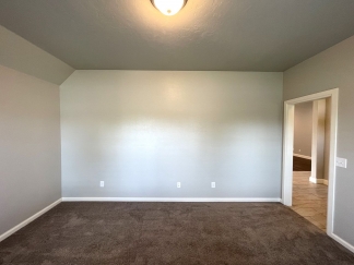 Edmond's Finest: Immaculate Home with Central AC, Wood Privacy Fencing, and Modern Amenities!- COMING SOON!!