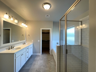 Edmond's Finest: Immaculate Home with Central AC, Wood Privacy Fencing, and Modern Amenities!- COMING SOON!!