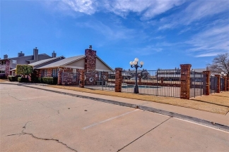 Charming 1 bed 1 bath Condo that Includes 1 Covered Parking!!!