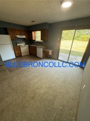 This one will go fast, marvelous 2 bedroom for great price in Lee's Summit