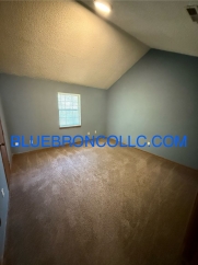 This one will go fast, marvelous 2 bedroom for great price in Lee's Summit