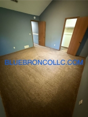 This one will go fast, marvelous 2 bedroom for great price in Lee's Summit