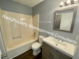 Free Months Rent on 2 Bedroom in Lee's Summit