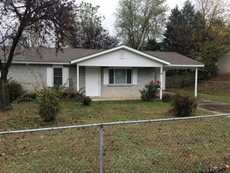Cozy 3 bed 1.5 bath home for rent in Van Buren.