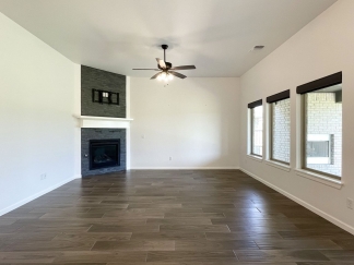 Modern Luxury 3 Bedroom/2 Bathroom Home in Edmond!