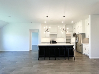Modern Luxury 3 Bedroom/2 Bathroom Home in Edmond!