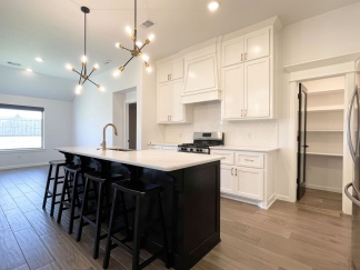Modern Luxury 3 Bedroom/2 Bathroom Home in Edmond!