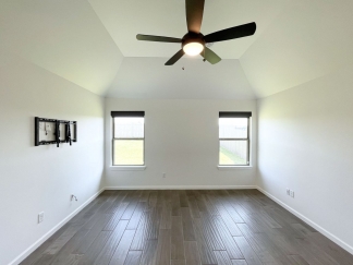 Modern Luxury 3 Bedroom/2 Bathroom Home in Edmond!