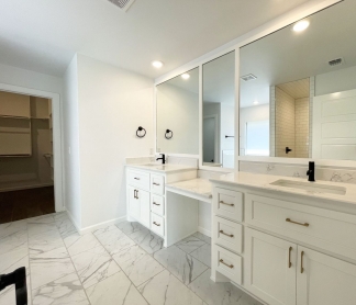 Modern Luxury 3 Bedroom/2 Bathroom Home in Edmond!