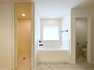 Modern Luxury 3 Bedroom/2 Bathroom Home in Edmond!